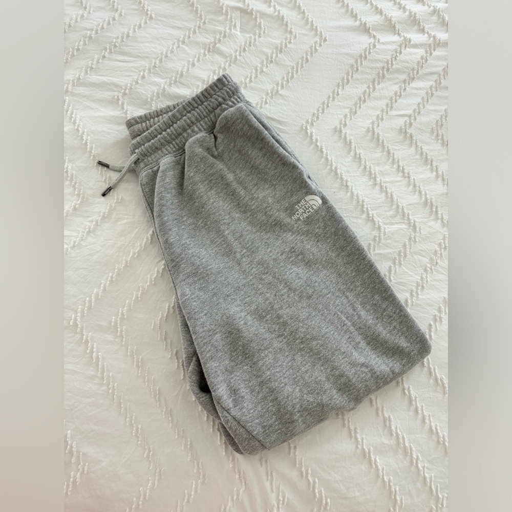The North Face half dome sweatpants - women’s size small grey